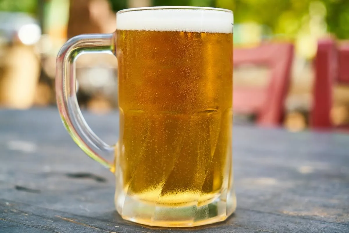 Is It Safe To Drink Alcohol While Taking Oral Analgesics? 1 taking oral analgesics with beer